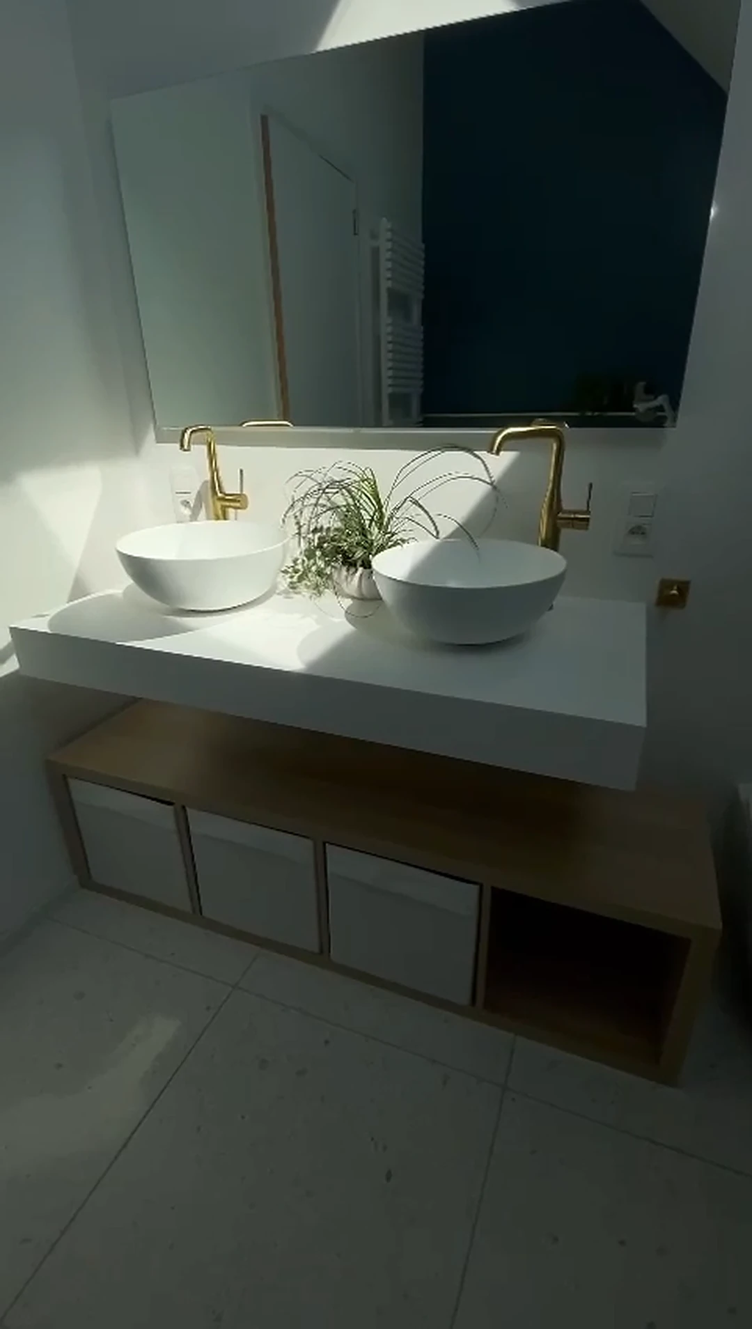 salle de bain woluwe double vasque robinetterie doree